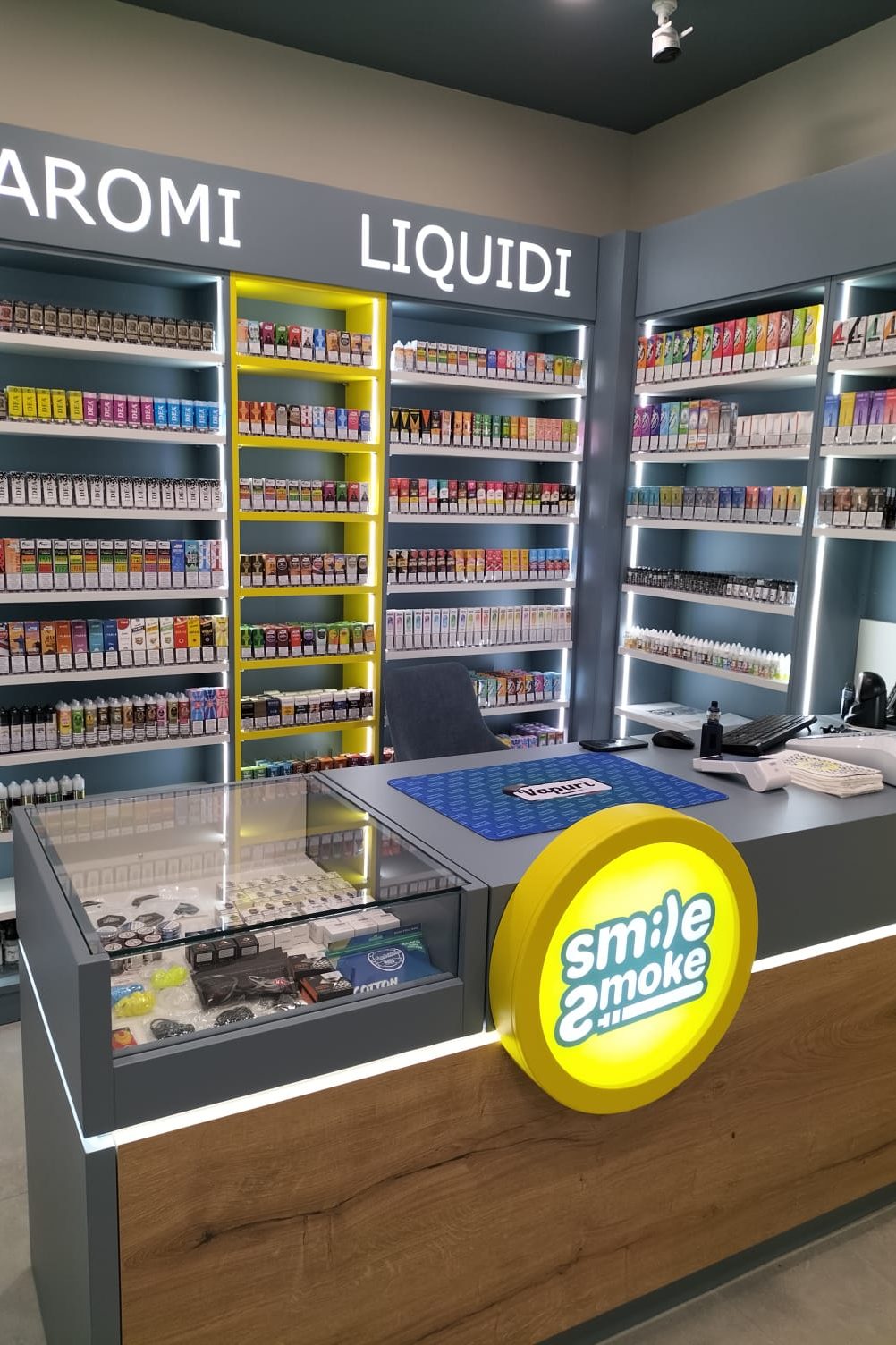 retail , negozio e-cigs a palermo